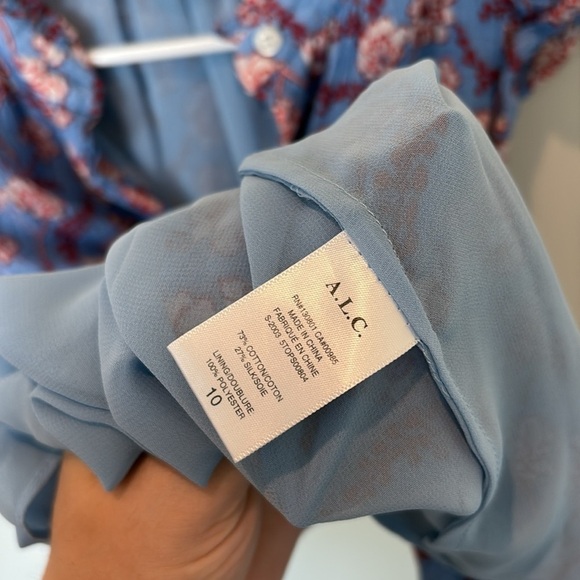 A.L.C Foley Top in Blue & Red Multi Silk Flutter Sleeve Floral Size 10 - Picture 7 of 11